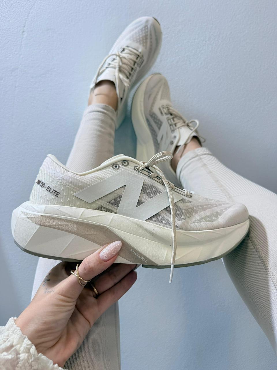 NB Fuelcell Elite V4 - Bege Claro