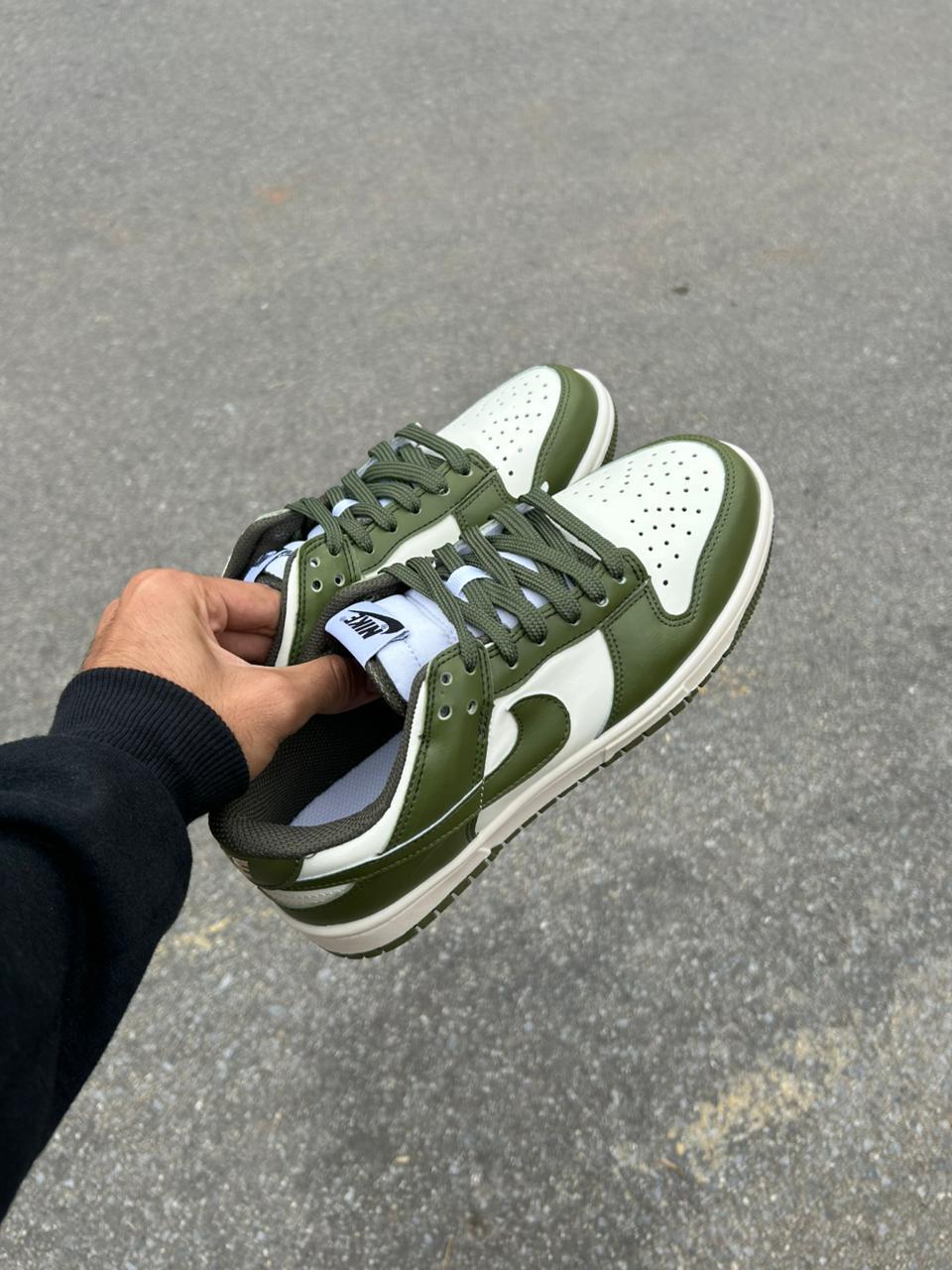 Tênis Dunk Low - Olive Verde