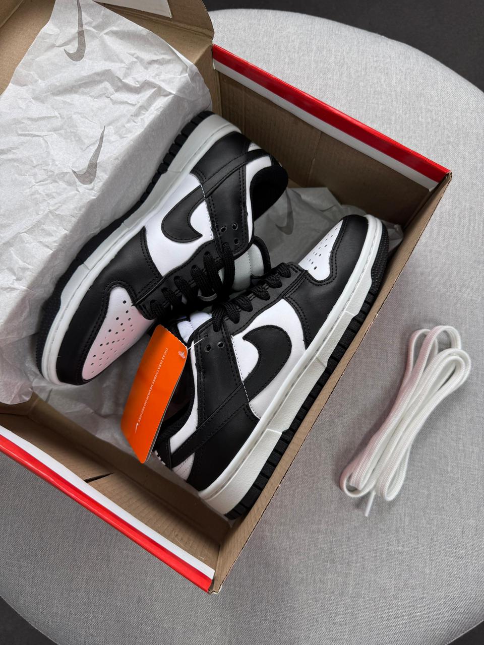 Tênis Dunk Low - Preto/Branco