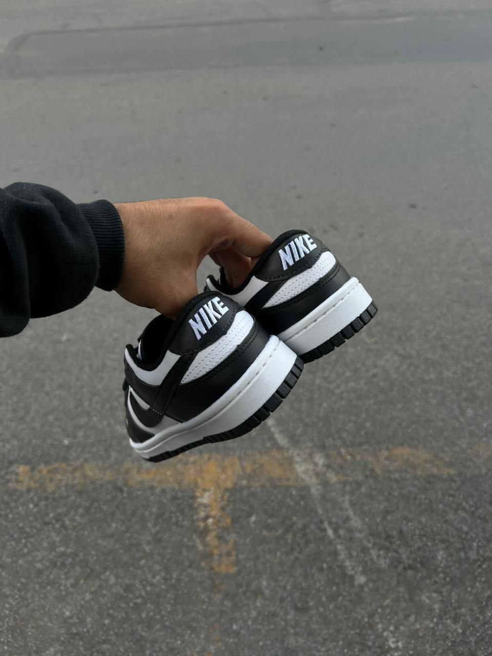Tênis Dunk Low - Preto/Branco